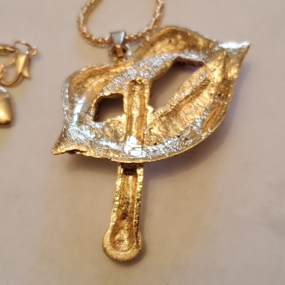 Betsey Johnson lipstick - Picture 3 of 7